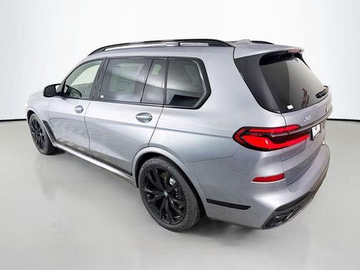 2026 BMW X7 M60i