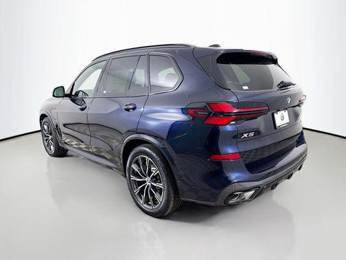 Black Sapphire Metallic 2026 BMW X5 PHEV xDrive50e