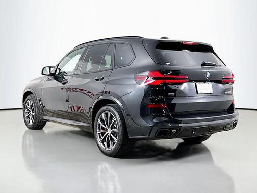 2024 BMW X5 M60i