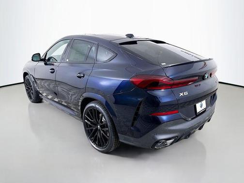 Carbon Black Metallic 2027 BMW X6 xDrive40i
