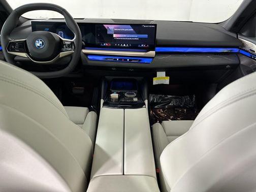 2025 BMW i5 xDrive40