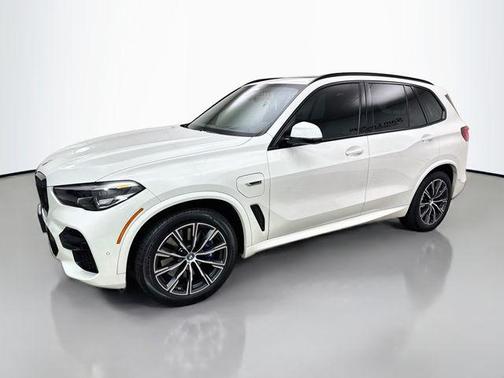 Alpine White 2022 BMW X5 PHEV xDrive45e
