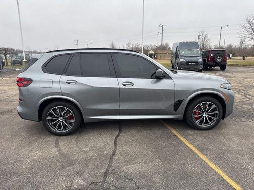 2025 BMW X5 M60i