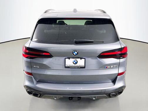 2025 BMW X5 M60i