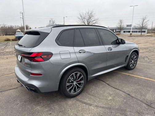 2025 BMW X5 M60i