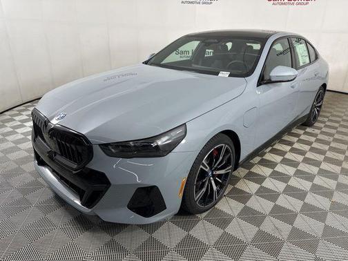 2025 BMW 550e xDrive