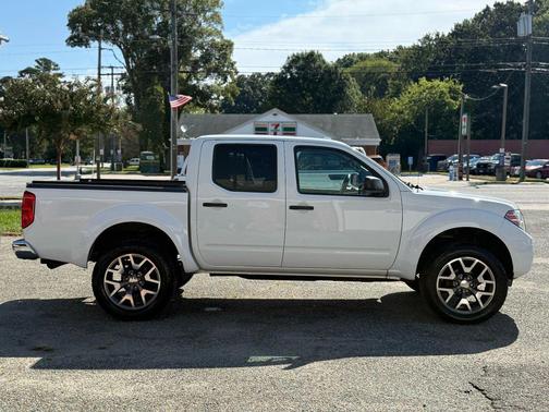 2016 Nissan Frontier SV