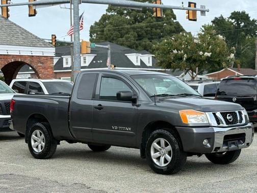 2012 Nissan Titan SV