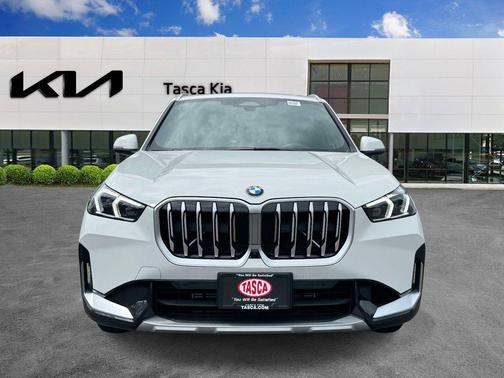 Alpine White 2025 BMW X1 xDrive28i
