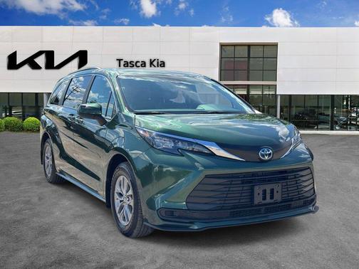 Cypress 2025 Toyota Sienna LE