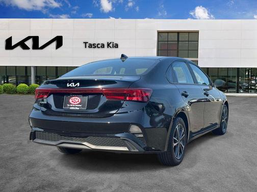Aurora Black 2023 Kia Forte LXS