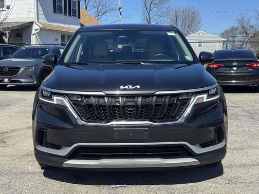 2024 Kia Carnival LX