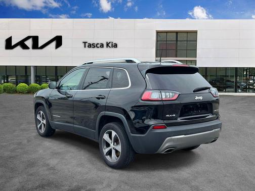 Diamond Black Crystal Pearlcoat 2019 Jeep Cherokee Limited