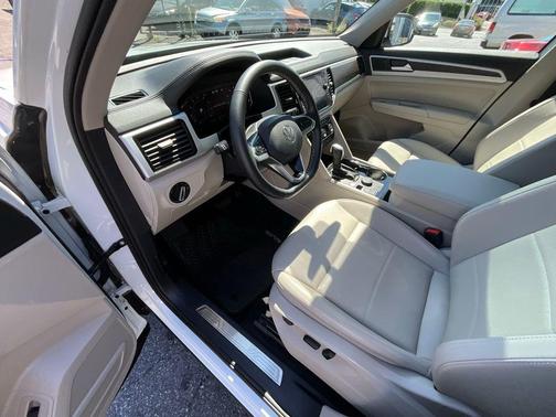 2022 Volkswagen Atlas 3.6L SE w/Technology