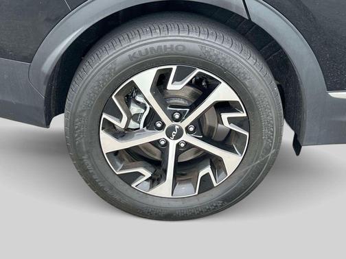 Ebony Black 2024 Kia Sportage EX