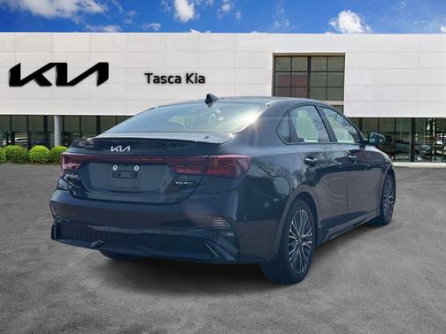 Aurora Black 2023 Kia Forte GT-Line