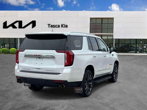 White Frost Tricoat 2024 GMC Yukon Denali