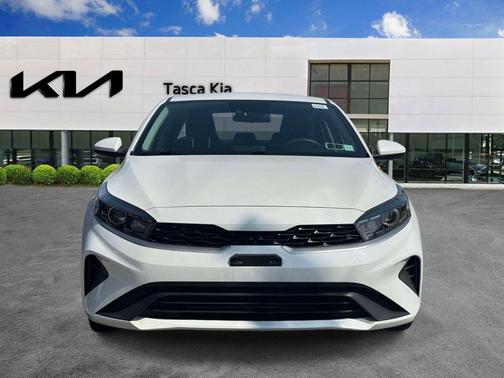 Snow White Pearl 2023 Kia Forte LXS