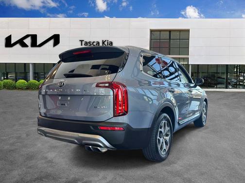 Everlasting Silver 2021 Kia Telluride EX