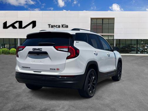 Summit White 2022 GMC Terrain SLT
