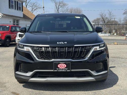 Aurora Black Pearl 2024 Kia Carnival LX