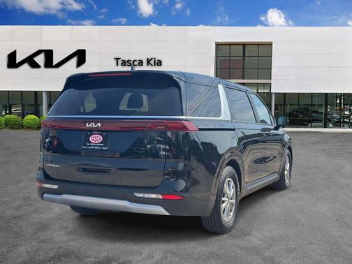 Aurora Black Pearl 2024 Kia Carnival LX