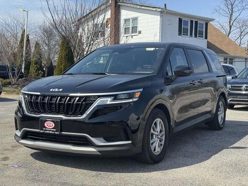 Aurora Black Pearl 2024 Kia Carnival LX