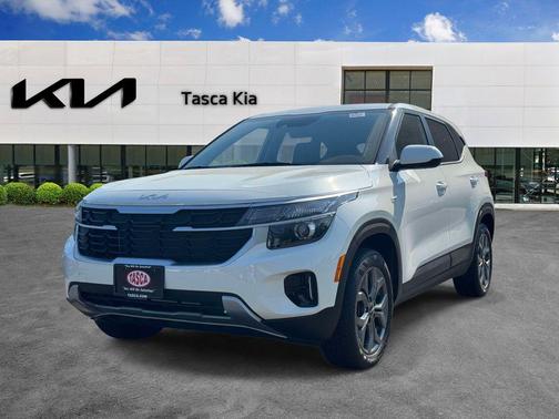 Snow White Pearl 2024 Kia Seltos LX
