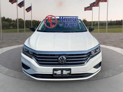 Pure White 2022 Volkswagen Passat 2.0T Limited Edition