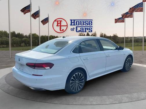 Pure White 2022 Volkswagen Passat 2.0T Limited Edition