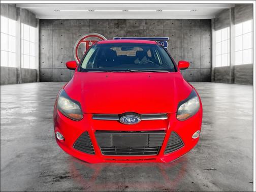 Red 2012 Ford Focus SE