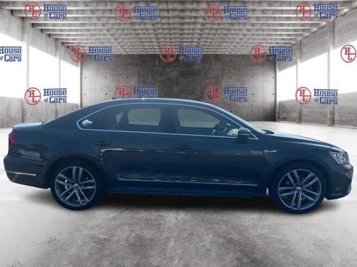 2017 Volkswagen Passat 1.8T R-Line w/Comfort
