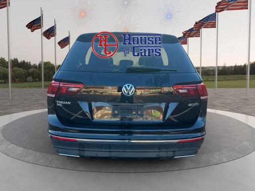 Deep Black Pearl 2020 Volkswagen Tiguan 2.0T SEL