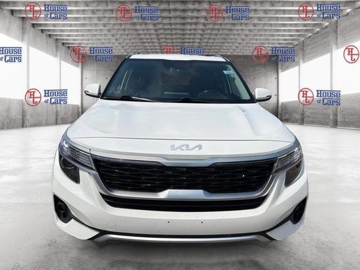Snow White Pearl 2022 Kia Seltos S