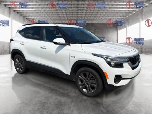 White 2022 Kia Seltos S Sport Utility 4D