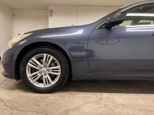 2011 INFINITI G37x Base