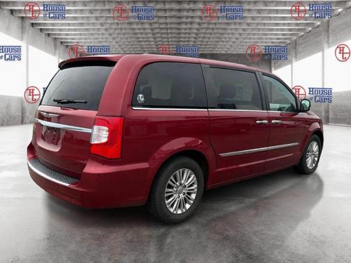 2016 Chrysler Town & Country Touring-L