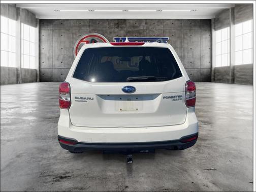 Crystal White Pearl 2016 Subaru Forester 2.5i Premium