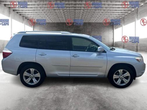 Classic Silver Metallic 2010 Toyota Highlander Limited