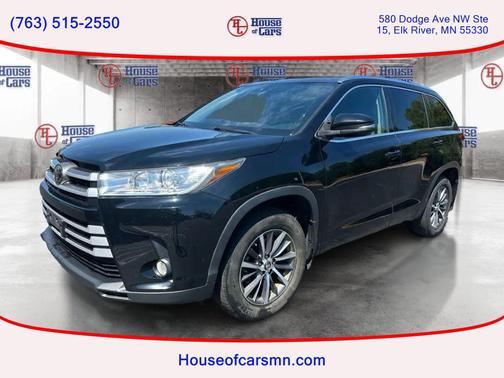 Midnight Black Metallic 2018 Toyota Highlander XLE