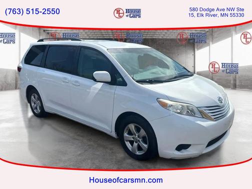 Super White 2016 Toyota Sienna LE