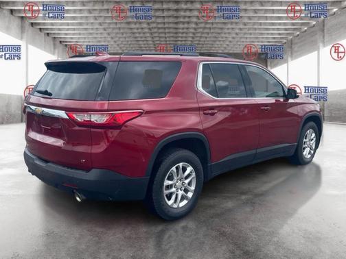 Cajun Red Tintcoat 2020 Chevrolet Traverse LT Cloth