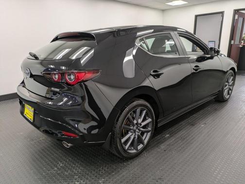 2025 Mazda Mazda3 FWD w/Preferred Package