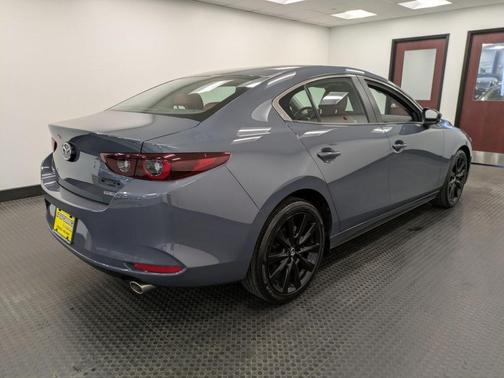 2022 Mazda Mazda3 Carbon Edition