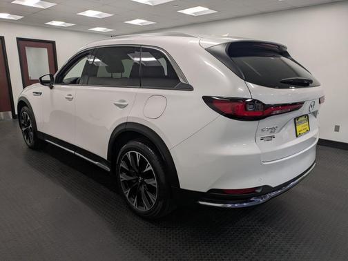 2024 Mazda CX-90 PHEV Premium Plus