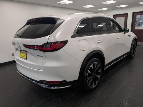 2024 Mazda CX-90 PHEV Premium Plus