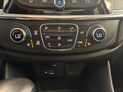 2021 Chevrolet Traverse RS