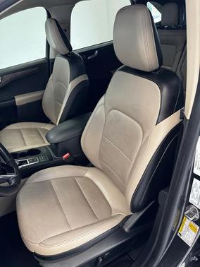 2020 Ford Escape Titanium Hybrid