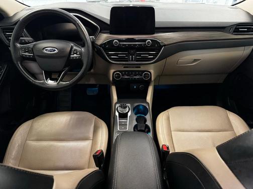 2020 Ford Escape Titanium Hybrid