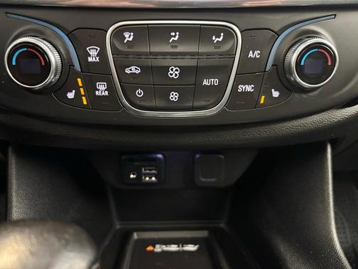 2022 Chevrolet Traverse LT Leather